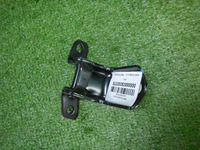 Петля двери задняя правая Mazda CX-7 (2006-2012)