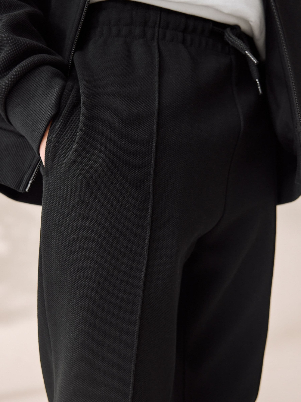 Бомбер и спортивные брюки в комплекте для мальчика Next AW2-354, Черный