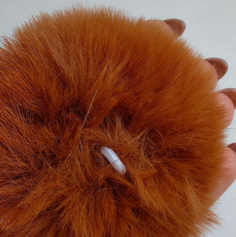 Помпон из искусственного меха "Молочный шоколад" d=7 см