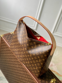 Louis Vuitton Slouchy MM