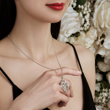 "Серасан" подвеска в родиевом покрытии из коллекции "Харизма" от Jenavi с замком карабин