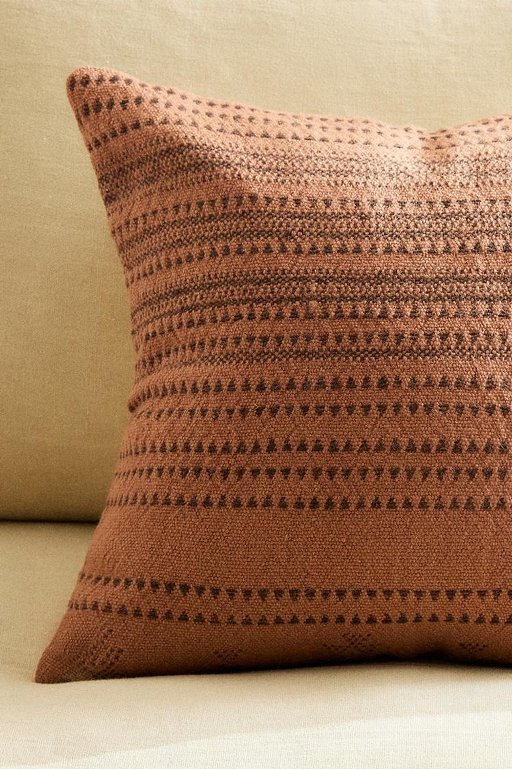 ZARA HOME ЧЕХОЛ НА ПОДУШКУ С ГЕОМЕТРИЧЕСКИМ ПРИНТОМ, СВЕТЛО-РОЗОВЫЙ