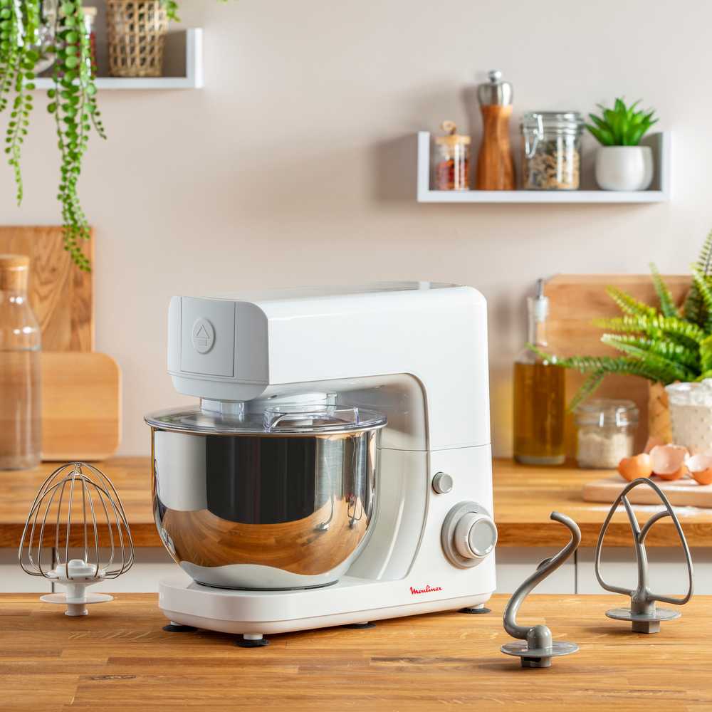 Кухонная машина Moulinex Masterchef Essential QA150110