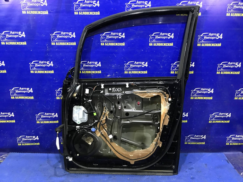Дверь передняя правая TOYOTA NOAH 2014-2021