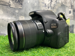 Canon 600D kit 18-55mm 3.5-5.6 IS II 9.500 кадров