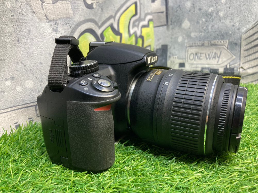 Nikon D3100 kit 18-55mm