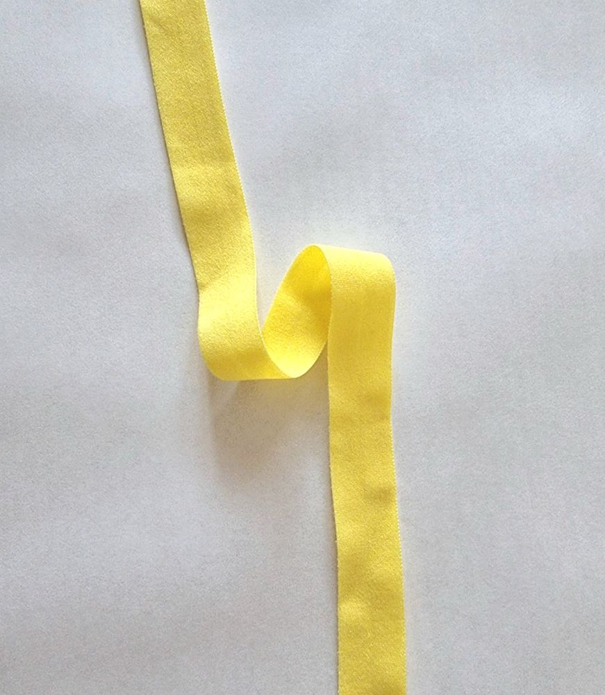 Бейка эластичная матовая ярко-жёлтая 15 мм (Pantone 803 U)