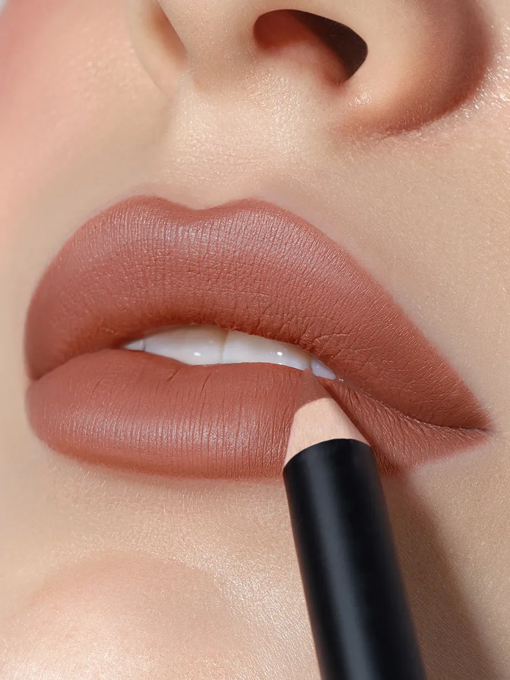 Карандаш для губ LuxVisage Soft Matte lip liner