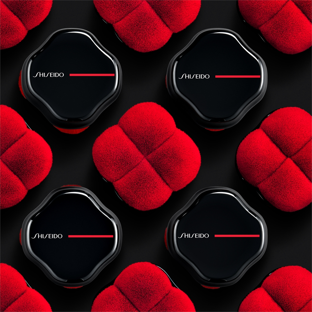 Shiseido HANATSUBAKI HAKE Polishing Face Brush - Кисть для нанесения косметики в жидкой и порошковой форме, 1 szt.