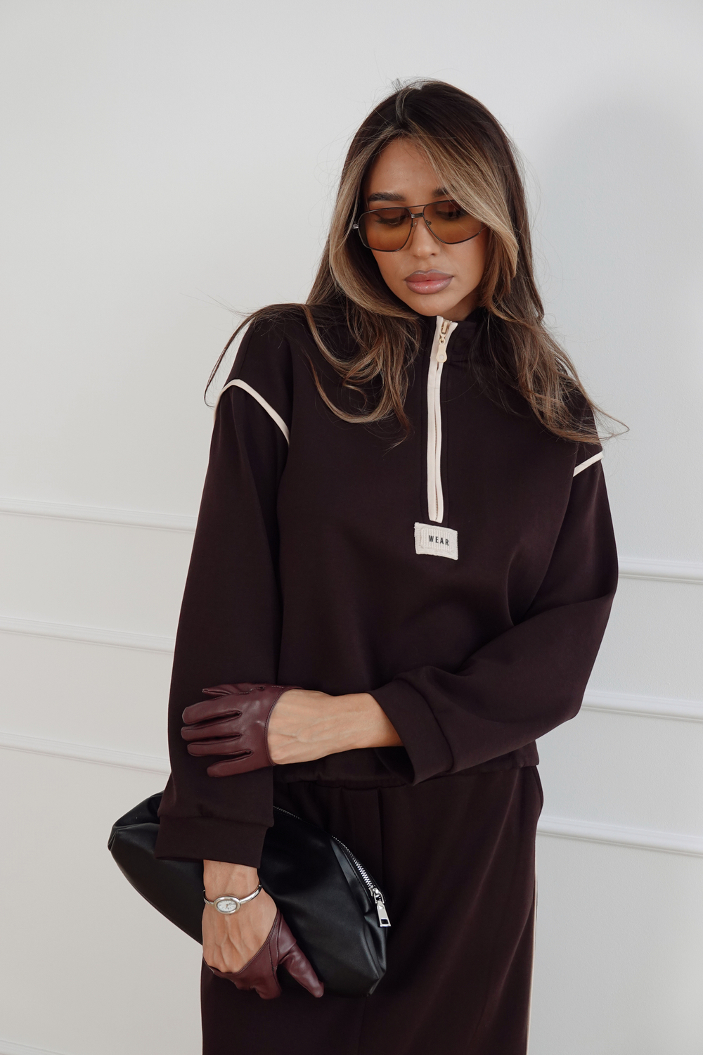 Костюм из трикотажа с поло и юбкой