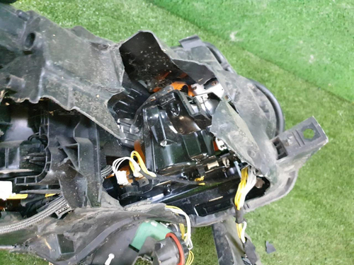 Битая Фара левая Range Rover Vogue 4 (2012-2017) ксенон