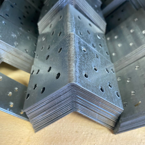 Крепежный уголок равносторонний 60х60х50 ОЦ.