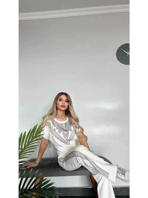 Костюм со стразами