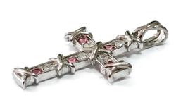 Ювелирный крест из серебра от бренда"Эстерелла"