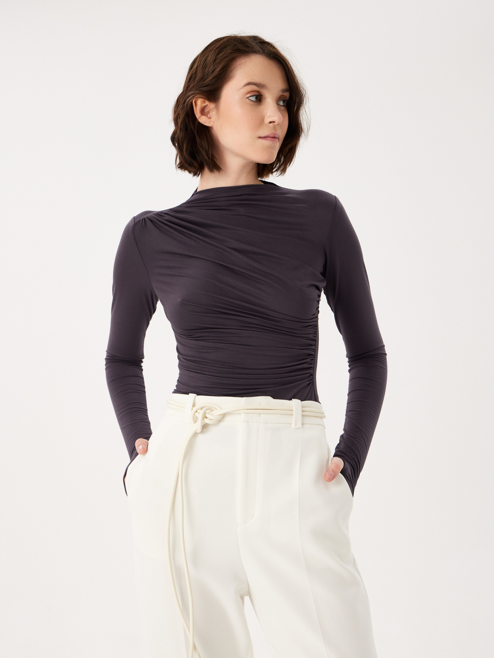 Лонгслив из вискозы со складками