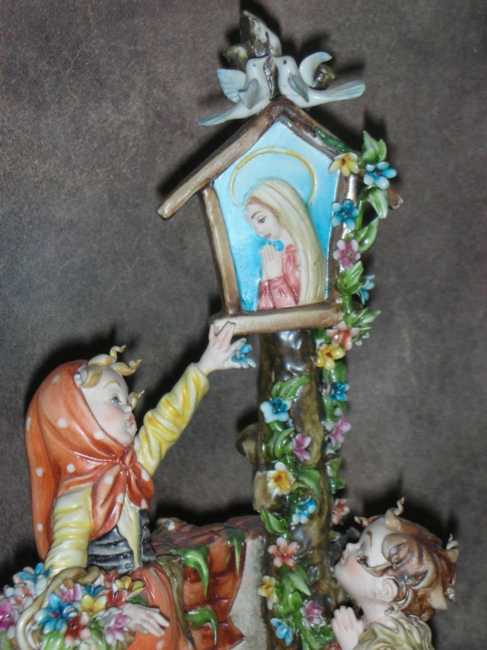 Статуэтка. Фарфор. Молитва. Capodimonte. Италия