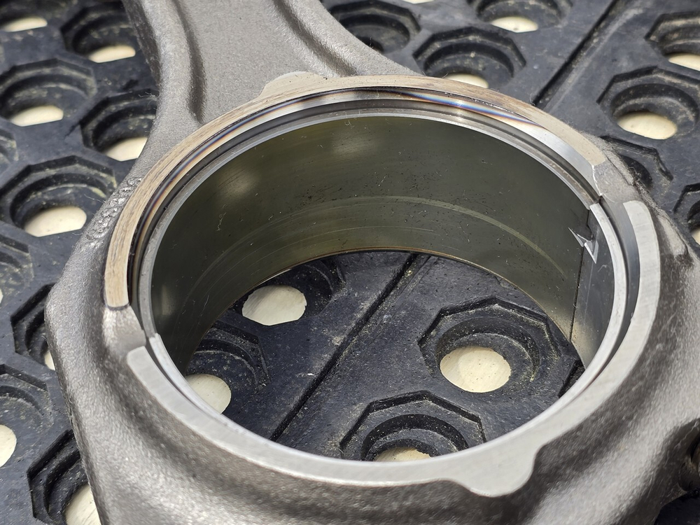 Комплект поршней с шатунами 2022г.