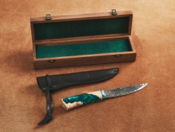 Якутский нож "Амга", сталь Х12МФ, рукоять стабилизированная карельская береза / акрил изумруд