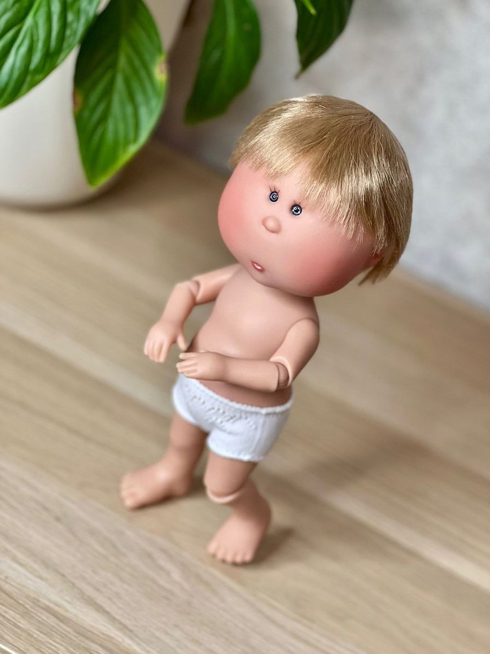 Кукла Nines виниловая 30см MIO шарнирная без одежды (1212W1)