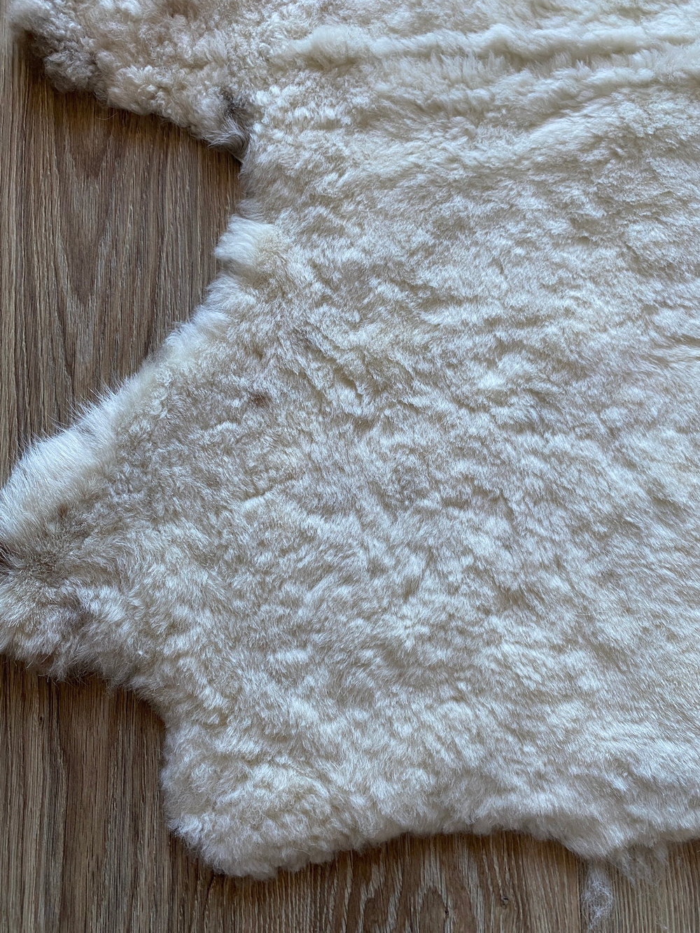 Шкура коврик меховой прикроватный овчина, мутон 116х87 см.