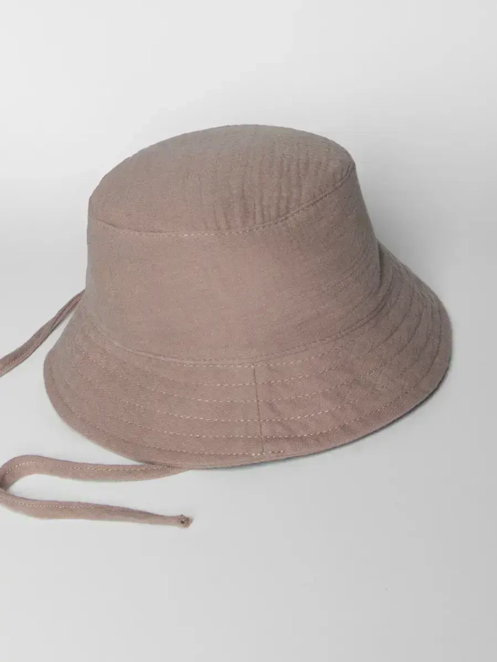 Бежевая детская панама на лето с завязками