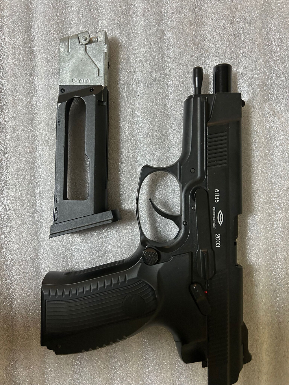 Страйкбольный пистолет