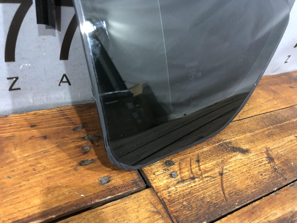 Стекло заднее левое глухое Toyota RAV4 IV (XA40) 12-19 Б/У Оригинал 6272042350