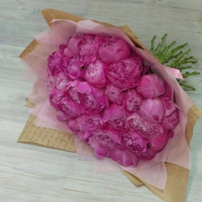 Букет из 29 пионов