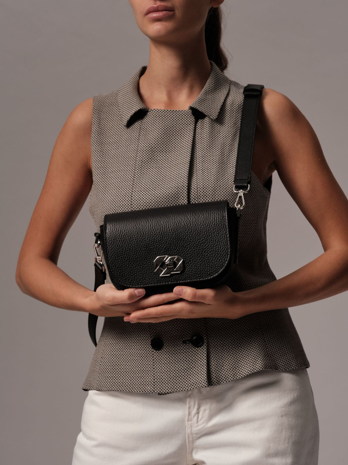 Сумка кожаная на плечо кросс-боди черная