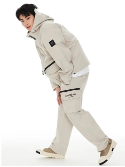 Куртка с капюшоном и карманами