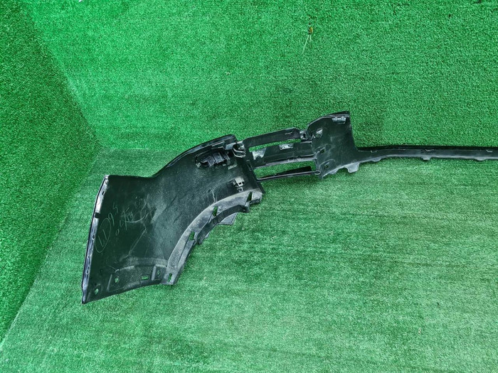 Бампер передний Toyota Land Cruiser 300 (21-нв)