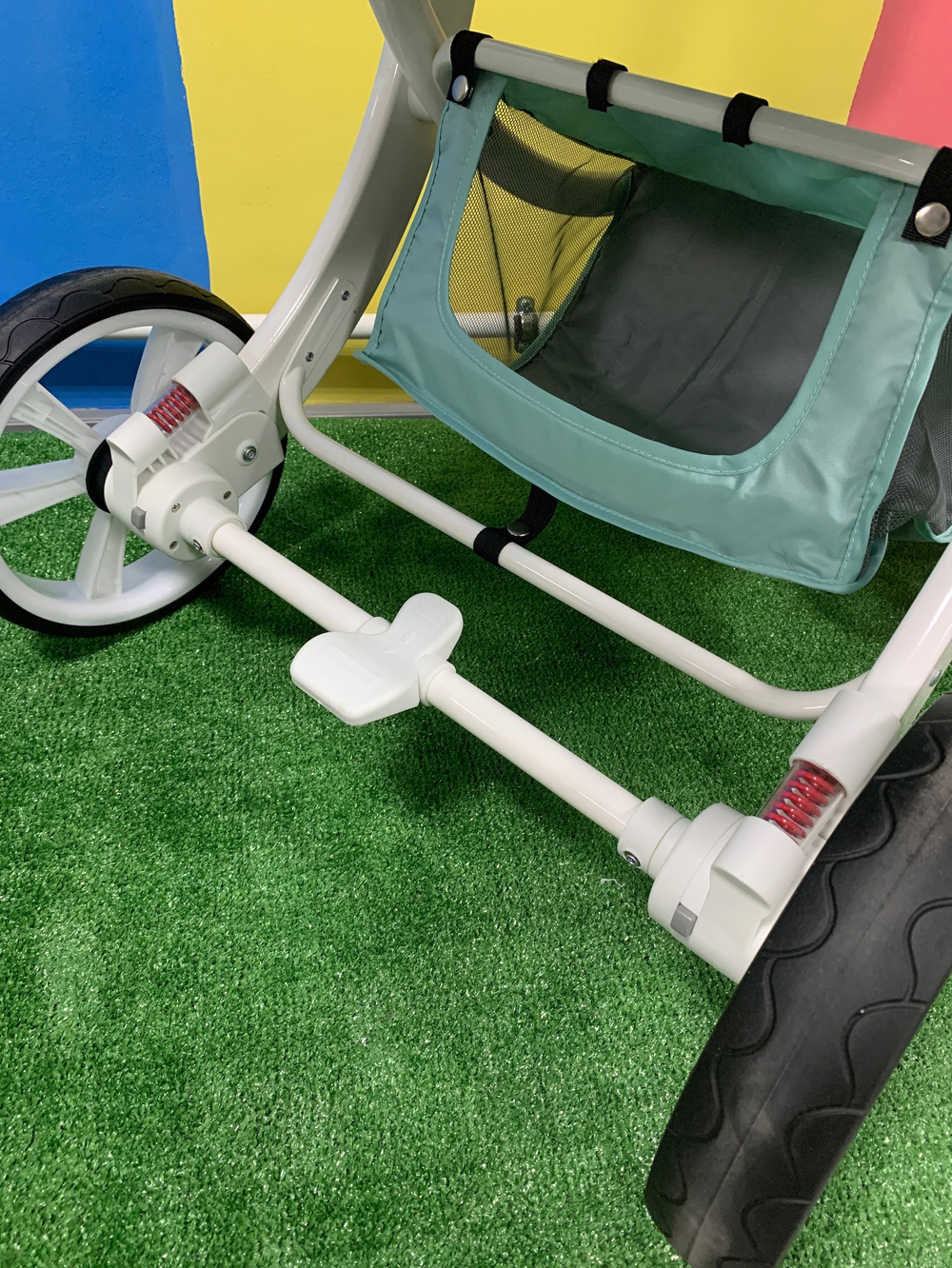 Коляска-трансформер Sweet Kids 608 2в1 Зеленый текстиль на белой раме