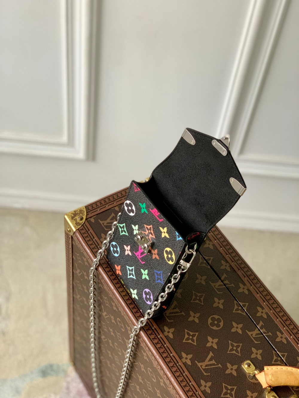 Louis Vuitton Phone Pouch Metis