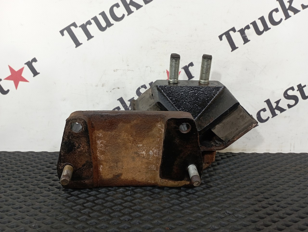 Подушка двигателя передняя