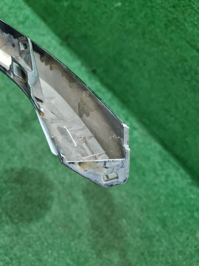 Молдинг переднего бампера Lada Vesta (15-22) Cross