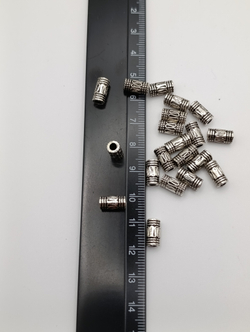 Бусины металлические для создания украшений.