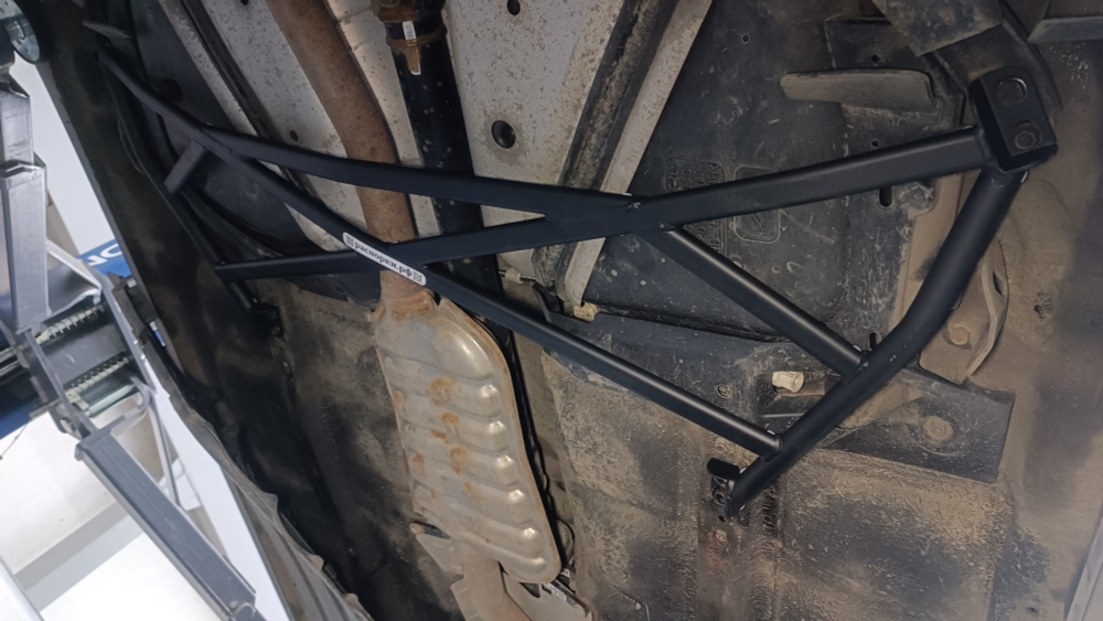 Распорка средняя нижняя "Паук" Subaru Outback 4 (BR) (ПОД ЗАКАЗ)