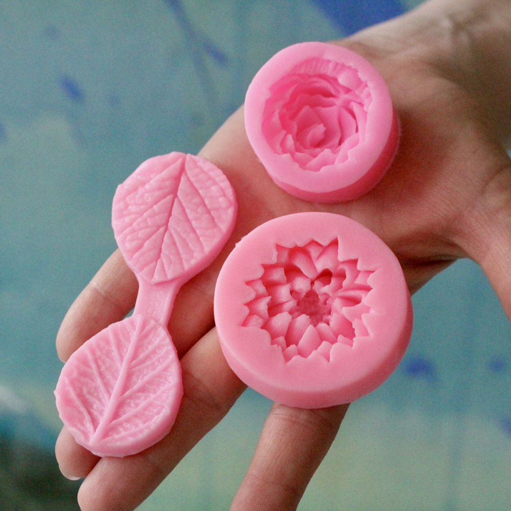 Молды силиконовые в наборе 3 шт "Коллекция 3. Хризантема, дикая роза и листик " разноцветные / Формы для цветов из мыла, воска, эпоксидной смолы и гипса