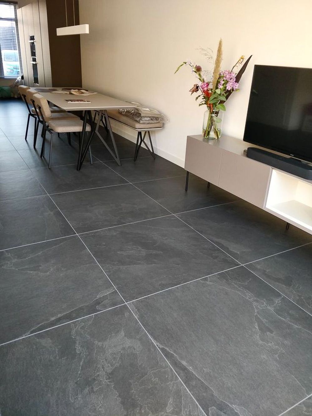 Плитка-сланец черный, натуральный скол Pharaon 600x600x10