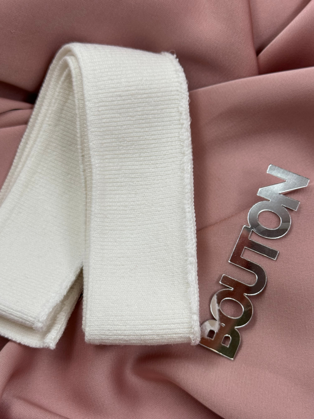 Подвяз трикотажный белый  0,84 м, ширина 4 см