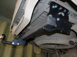Фаркоп AvtoS для MITSUBISHI L-200 (в т.ч. удлин.кузов) (2006-2014, 2015-) с универсальной электрикой Smart(блок) и сертификатом в комплекте, арт.(MI 28+smart)