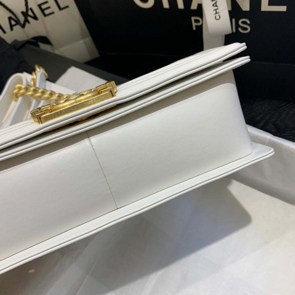Chanel Boy 25 cm