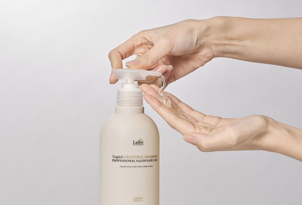 Lador Бессульфатный органический шампунь с эфирными маслами Lador Triplex Natural Shampoo (530 мл)