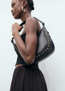 Маленькая сумка на плечо с заклепками