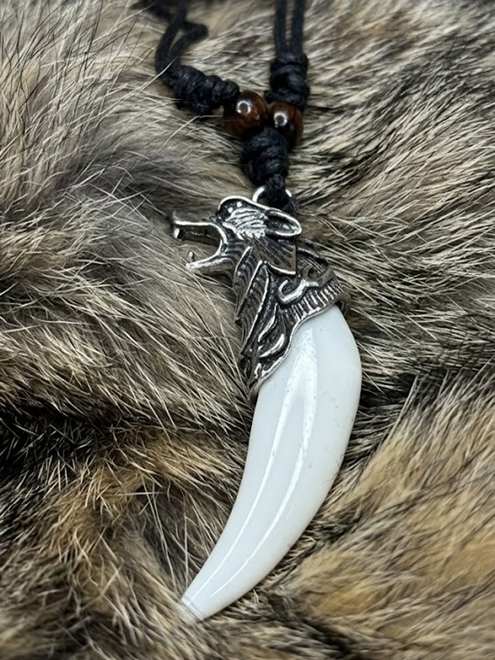 Амулет подвеска оберег Волчий Клык Зуб Волка талисман на шею