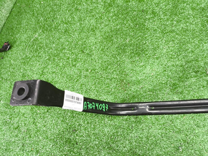 Кронштейн бензобака левый Omoda C5 (2022-н.в.)