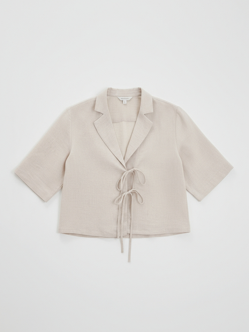 Укороченная рубашка на завязках изо льна