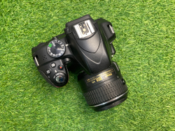 Nikon D3300 Kit 18-55mm VR II 12.600 кадров