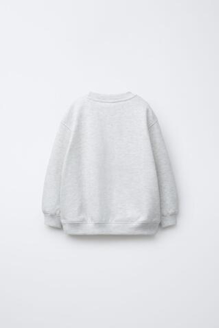 ZARA БАЗОВАЯ ТОЛСТОВКА С СЕРДЦЕМ, СЕРЫЙ МЕЛАНЖ