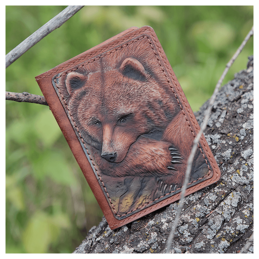 Кожаная обложка на паспорт «Медведь»